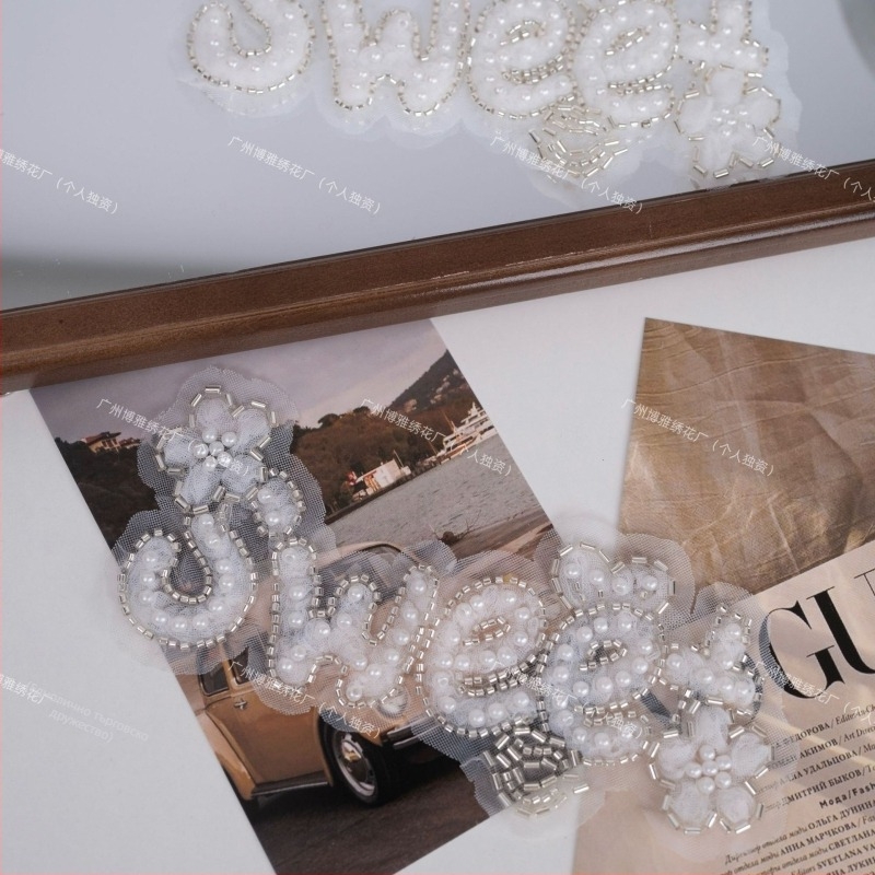 Аксесоар за глава с перлени мъниста и мрежеста бродерия с цветен мотив, моден унисекс причесен аксесоар, лято 2025