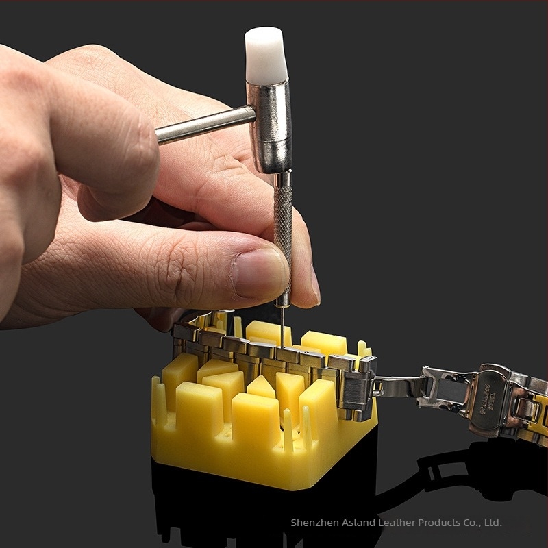 Инструмент за демонтаж на часовникова каишка и ремонт — полиране на кожена каишка, Mink Oil Cleaner, кутия 242 бр., ASLD, пролет 2023