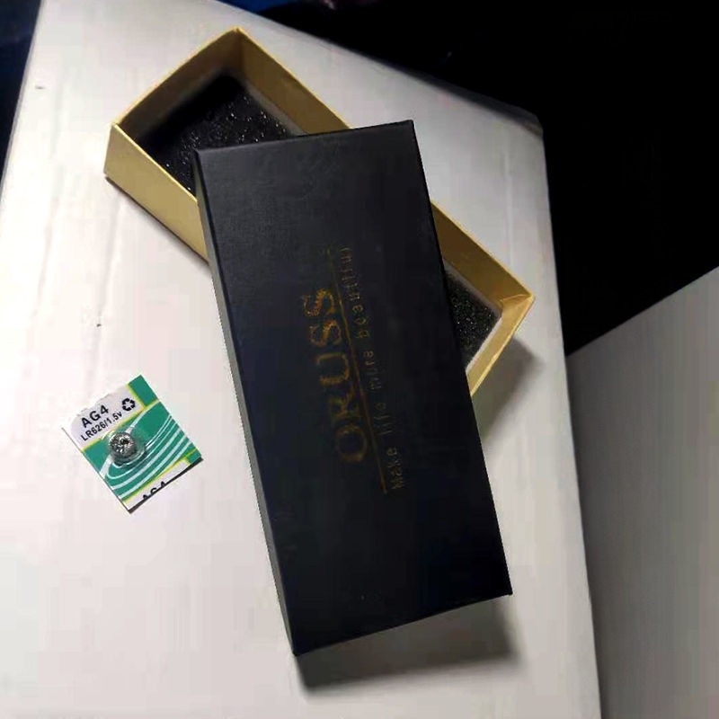 Кутия за подаръци и часовник с капак и дъно; пролет 2021; не за внос