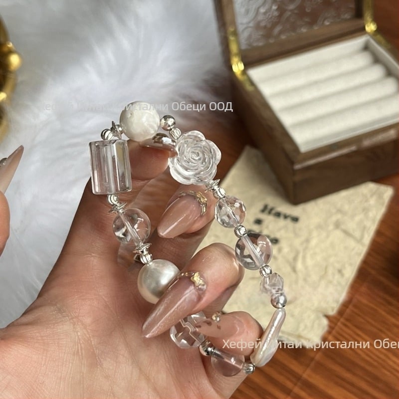 Гривна с бели кристални мъниста, странични камъни: аметист и цитрин, ръчна изработка, луксозен стил