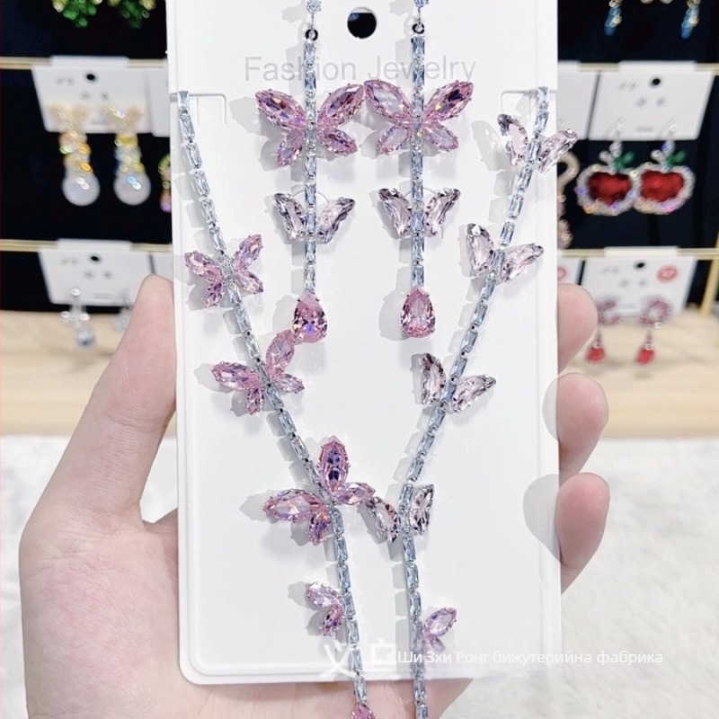 Колие с пеперуда и циркон, висулка от 925 сребро, клавикуларна верижка, изкуствен кристал, тегло 40 г