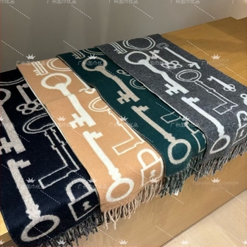 Вълнен шал от Worm mountain silk, есен 2025, наличен на склад, шал с принт на ключов мотив