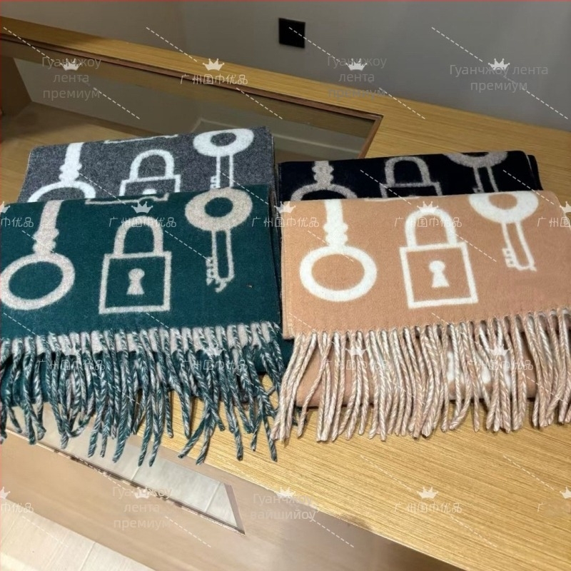 Вълнен шал от Worm mountain silk, есен 2025, наличен на склад, шал с принт на ключов мотив