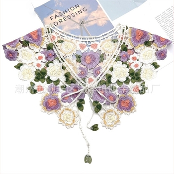 Декоративна фалшива яка в Mori стил с връзка и панделка, водоразтворима бродерия около деколтето.