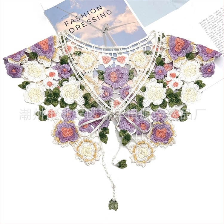 Декоративна фалшива яка в Mori стил с връзка и панделка, водоразтворима бродерия около деколтето.