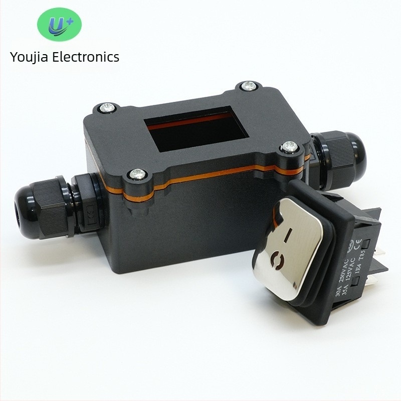 Лодковиден тип inline водоустойчив превключвател за външна електрическа кутия — IP33 защита, водо- и прахоустойчив, капак от нейлон с огнеустойчиво покритие, монтаж чрез винтове, серия водоустойчни кутии