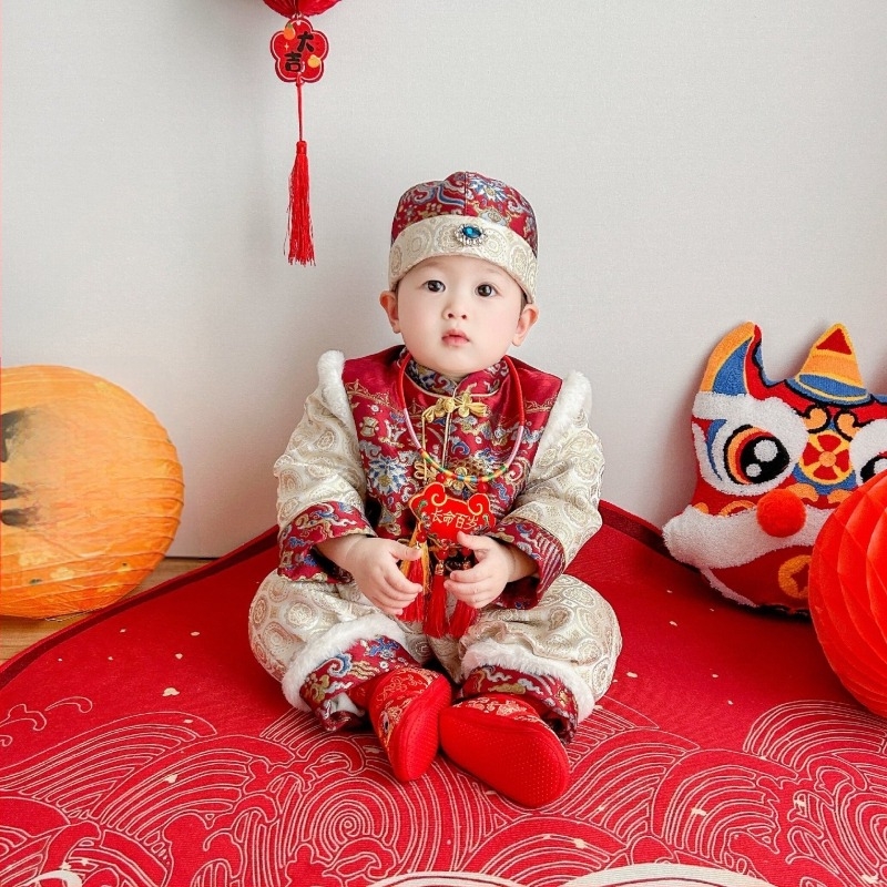 Детски китайски Тан костюм - Вискоза 65% - Жакард Брокад - Полиестрова подплата - За деца 1–3 години