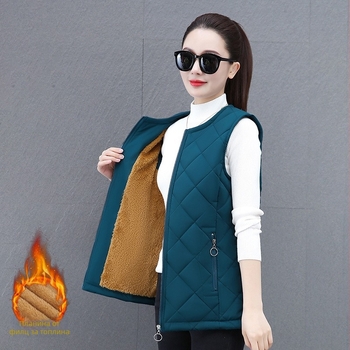 Дамска жилетка с поларена подплата и дебела изолация, кръгла яка, полиестерен външен слой, съдържание 95% полиестер, пролет 2025