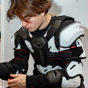 Найлонова защитна екипировка за хокей със защита на раменете, универсално прилягане и персонализирано лого