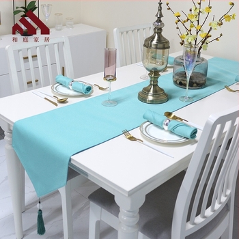 Памучно покривало за краищата на леглото – модерна простота, персонализиране с лого, хотелски клас