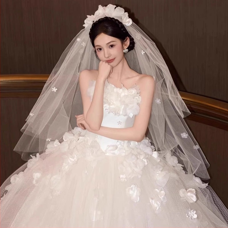 Сватбена рокля с флорална без презрамки декорация и шлейф, дълга пола, полиестер, висока талия