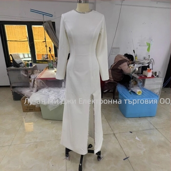 Сватбена рокля с дълги ръкави, дълга пола, талия средно повдигната, принцес стил, пролет 2025