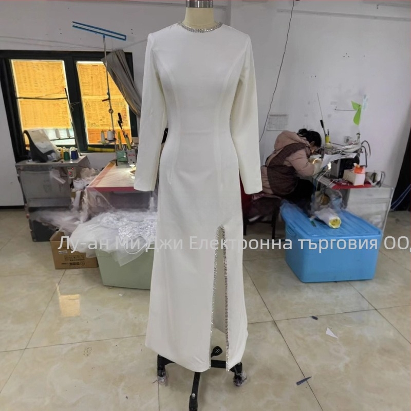 Сватбена рокля с дълги ръкави, дълга пола, талия средно повдигната, принцес стил, пролет 2025