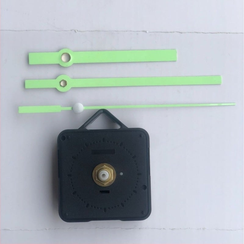 Комплект кварцов часовников механизъм за стенни часовници — пластмасов корпус, модерен минималистичен стил, печатано лого, възможност за персонализация