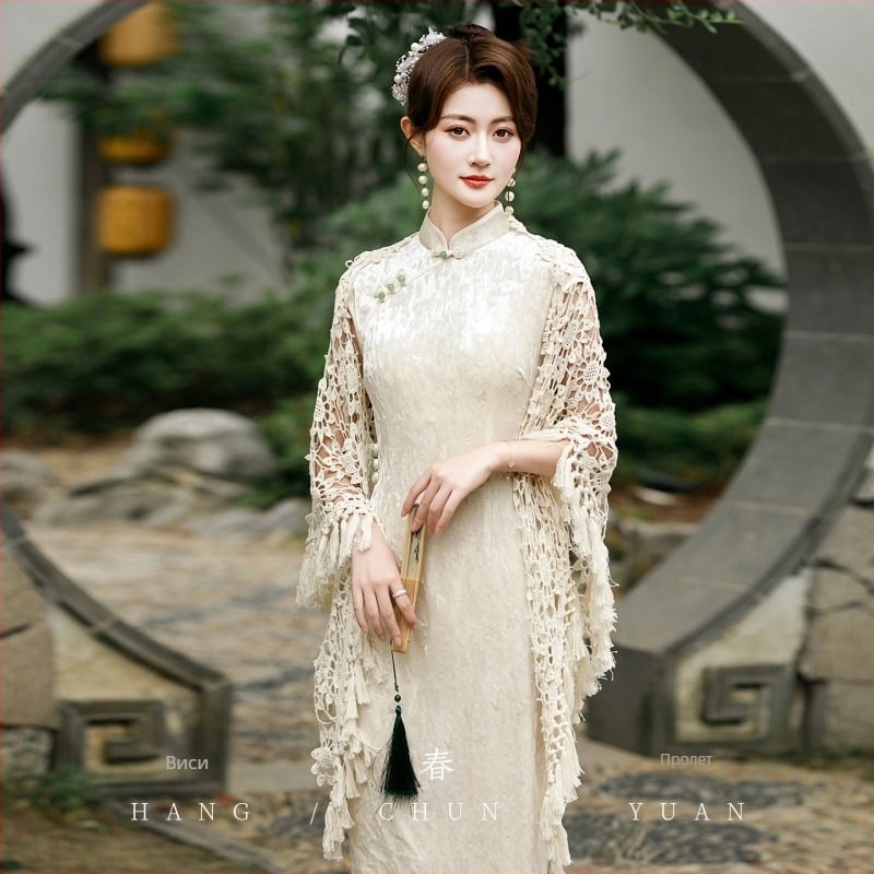 Дамски кардиган-шал със ажурна плетка и пискюли със слънчоглед, триъгълен шал - пролет и есен, полиестер