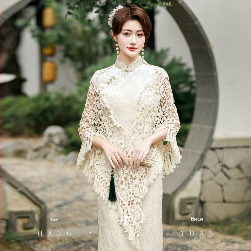 Дамски кардиган-шал със ажурна плетка и пискюли със слънчоглед, триъгълен шал - пролет и есен, полиестер