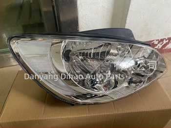 DH PC фар за GETZ 06 55W 12V (част 92101-1C510/92102-1C510)