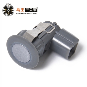 MR587688 Реверсивен радар сенсор за Mitsubishi Outlander, Grandis и Pajero – 4 сонди, 12V, дисплей на оригиналния инструментален панел