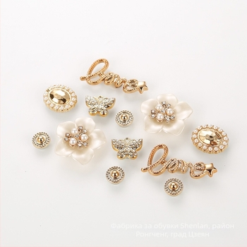 Комплект подвижни обущни украси с цветя и пеперуди за дупкови обувки | модел 004 | подходящ за ежедневни обувки, платнени обувки, пантофи | стил: малък аромат | сезони: лято, пролет, есен, зима