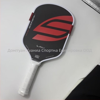 Pickleball ракета Heng yi с Toray T700 карбоново влакно, EVA пълнена термоформована сърцевина 16 мм, кожена обвивка на ръкохватката; тегло 225 g ±5 g