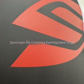 Pickleball ракета Heng yi с Toray T700 карбоново влакно, EVA пълнена термоформована сърцевина 16 мм, кожена обвивка на ръкохватката; тегло 225 g ±5 g