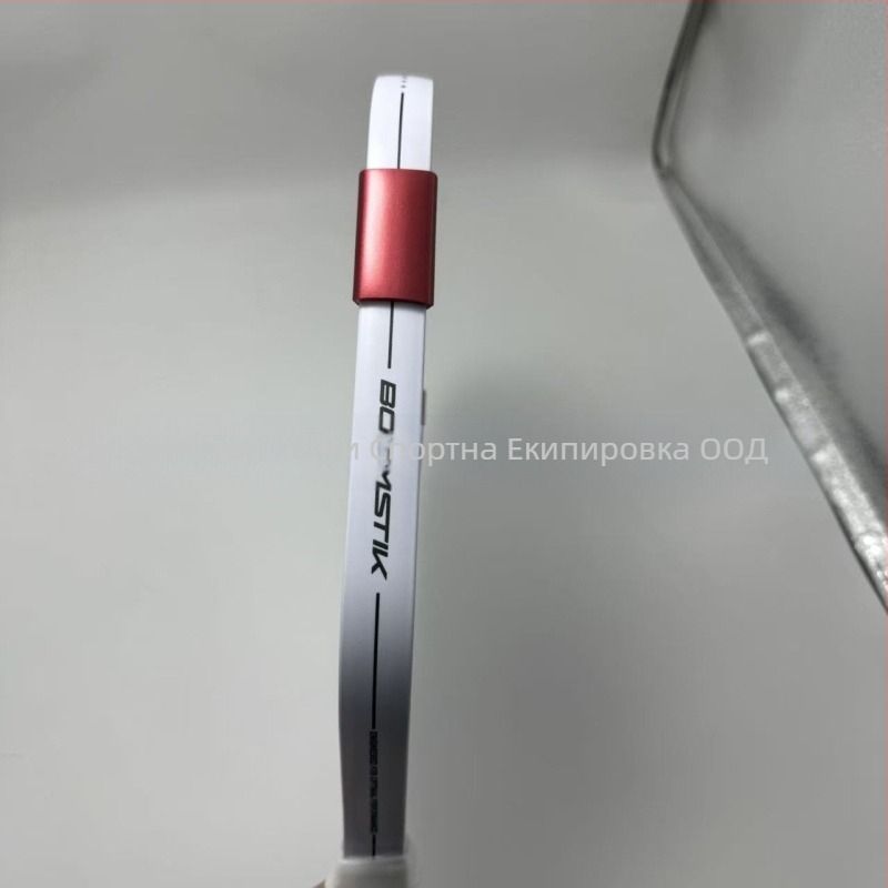 Pickleball ракета Heng yi с Toray T700 карбоново влакно, EVA пълнена термоформована сърцевина 16 мм, кожена обвивка на ръкохватката; тегло 225 g ±5 g