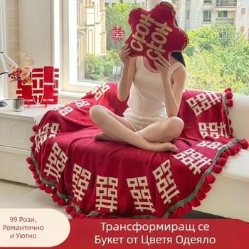 Вечен букет от червени рози „Двойно щастие“ с плетено одеяло-шал