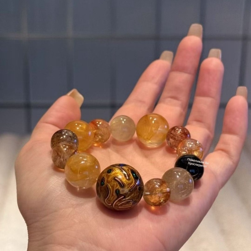 Гривна с кристални акценти и странични камъни от димокварц, индивидуално опакована, есен 2025