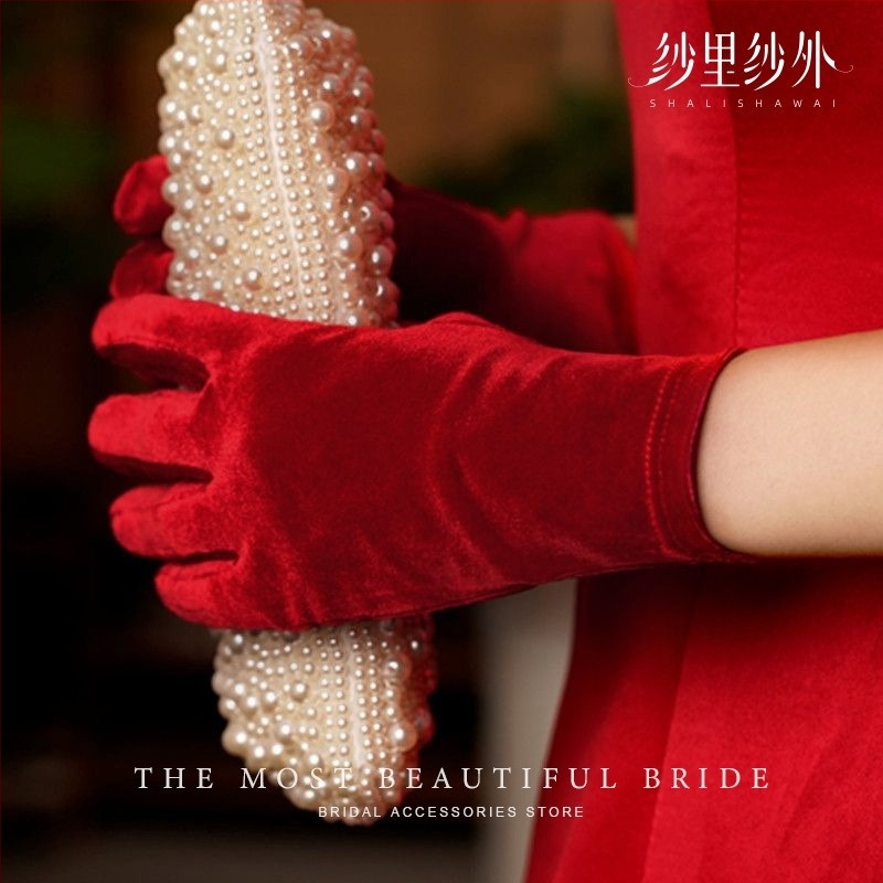 Булчински кадифени ръкавици и къса френска сатенена рокля – винтидж стил Хепбърн за жени