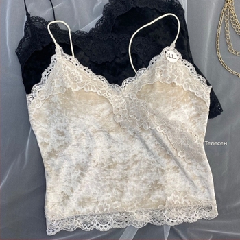 Камизол с подплънки за бюст, дантелена вложка, V-образно деколте, тънки презрамки, материя: велур