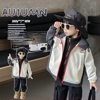 Детско яке — двучастков комплект, с качулка, подвижна подплата, влагоотвеждащ 100% полиестер