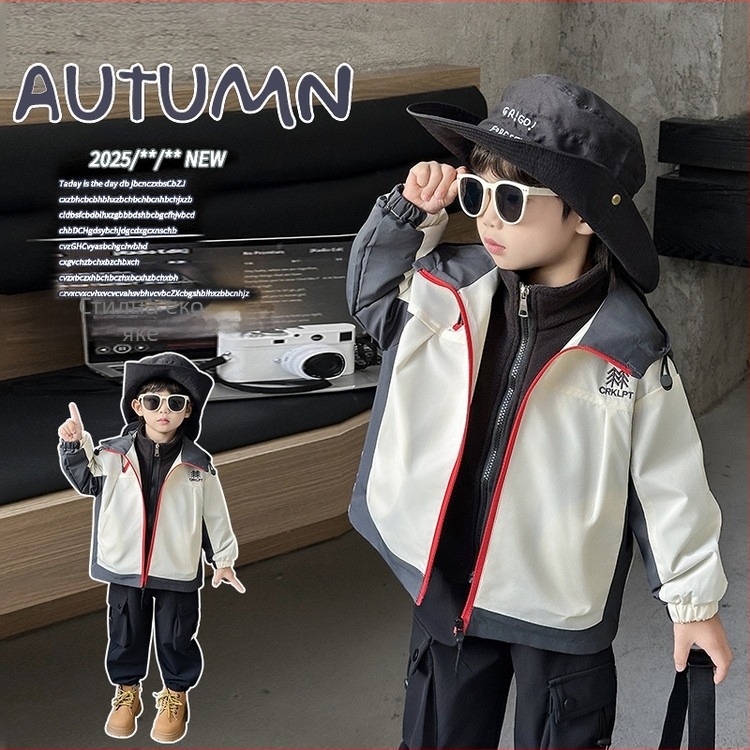 Детско яке — двучастков комплект, с качулка, подвижна подплата, влагоотвеждащ 100% полиестер