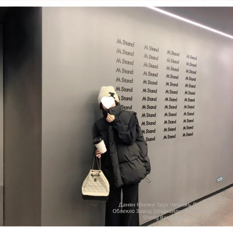 Жилет за жени, полиестерна основна тъкан, пълнеж пух‑памук, яка‑стойка, цип, свободен силует