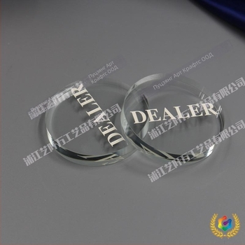 Кристални покер чипове за дилър с възможност за персонализация, 200 бр в кутия, подходящи за покер и други картови игри.