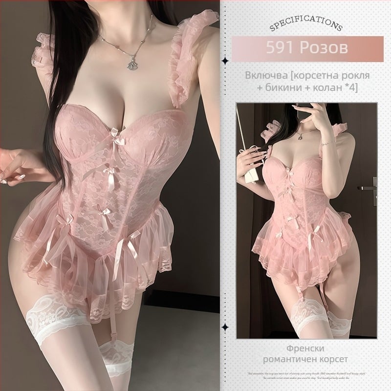 Едноцял дантелен боди с прозрачен мрежест панел, вградени подплънки за гърдите и стоманени костички