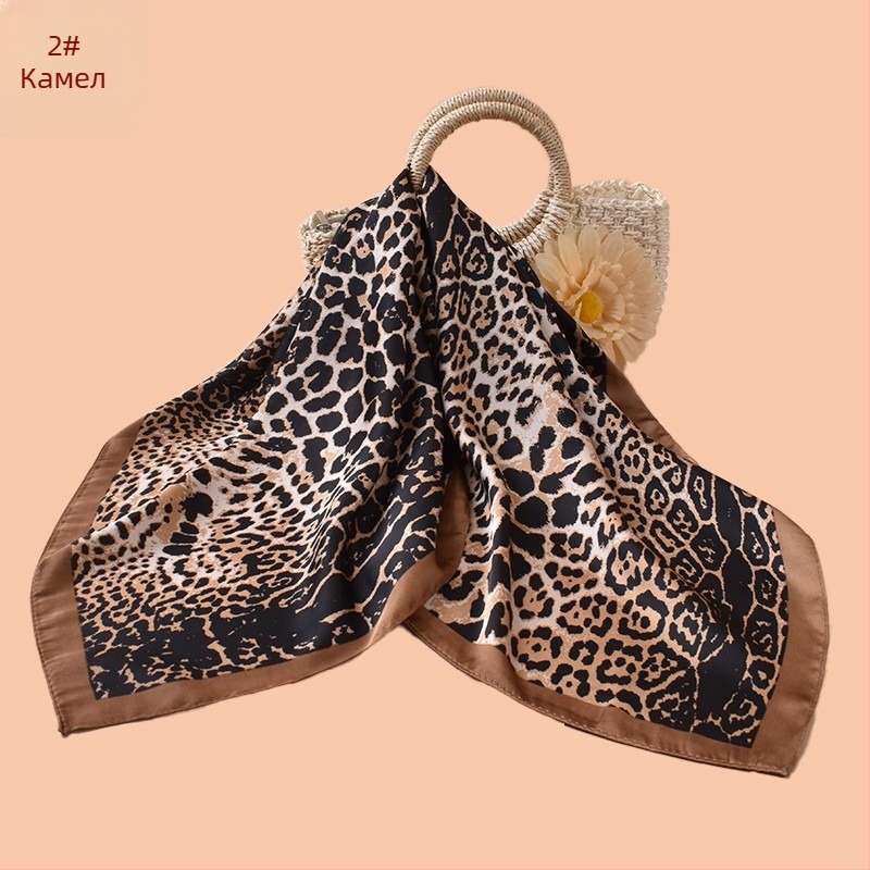 Квадратно шалче от сатенен шифон със леопардов принт, проста тъкан, лято
