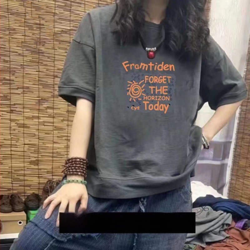 Дамска тениска от 100% памук, свободна кройка, къс ръкав, кръгло деколте, принт дизайн