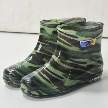 Камуфлажни PVC дъждовни overshoes, нисък маншет, пластмасова подметка, подплата от изкуствена вълна, противохлъзгащи.