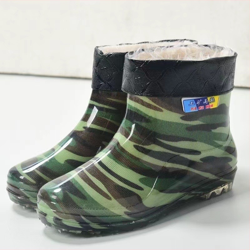 Камуфлажни PVC дъждовни overshoes, нисък маншет, пластмасова подметка, подплата от изкуствена вълна, противохлъзгащи.