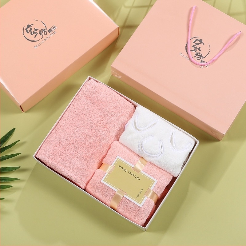 Комплект от три кърпи за баня от коралов флис, със шапка за душ и кърпа за лице, печат на лого, 400 g, warp-knit и плоско тъкане