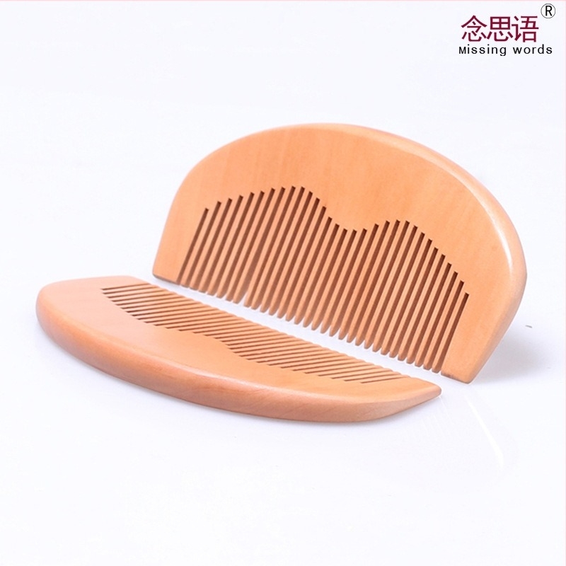 Гребен за брада от прасковено дърво с резба и лазерно лого, полирана повърхност