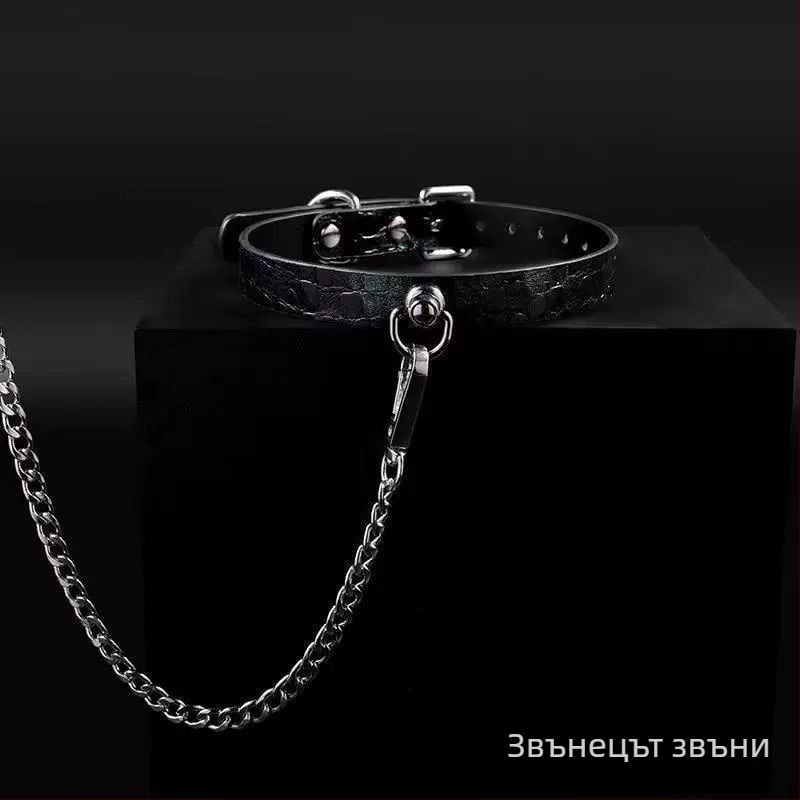 Кожено колие с Т-образна халка, геометричен дизайн, висулка от сплав, водно-вълнова верижка
