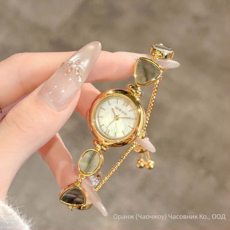 Mokago женски кварцов часовник 8163, перлен циферблат, корпус от сплав, водоустойчив до 30 м, спирална корона