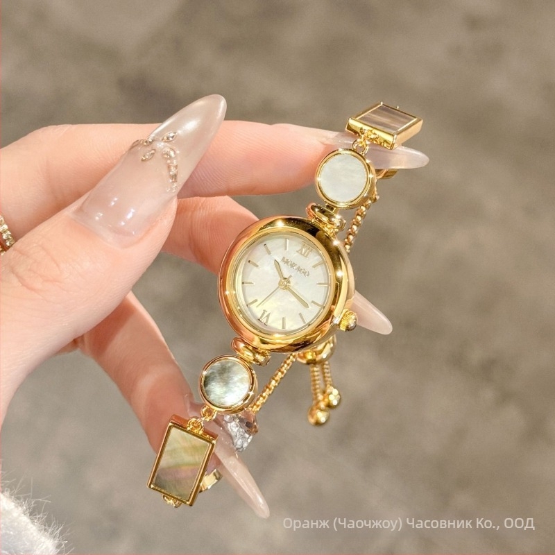 Mokago женски кварцов часовник 8163, перлен циферблат, корпус от сплав, водоустойчив до 30 м, спирална корона