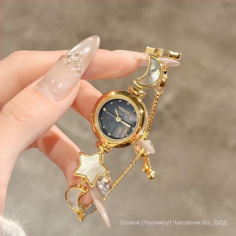 Mokago женски кварцов часовник 8163, перлен циферблат, корпус от сплав, водоустойчив до 30 м, спирална корона