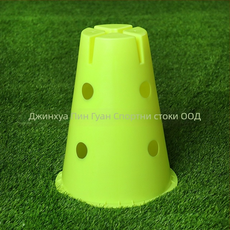 Футболни тренировъчни помагала – PE материал, Crown марка, препятствия конуси и кофа за сигнали