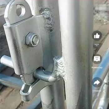 Врата за свинарник със автоматична заключалка и позициониращ ограничител за оградна клетка