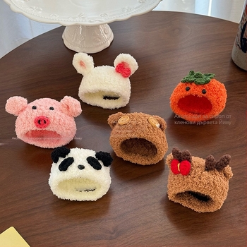 Шапка за плюшена кукла - вълна, ръчно плетена, карикатурен стил, модел с малки животни