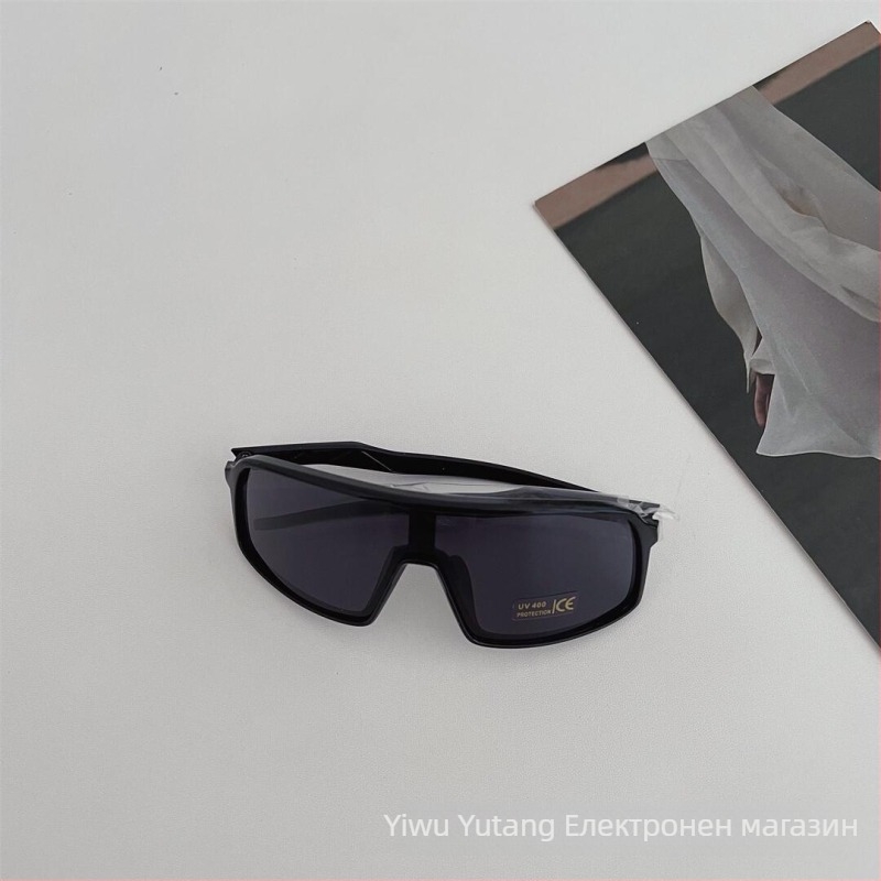 Детски слънчеви очила, спортен стил за каране (UV400 • PC лещи • Пълна рамка • Пластмасова рамка)