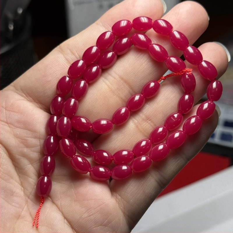 Рубинови корундови мъниста – различни форми, рязани и полирани, свободни скъпоценни камъни